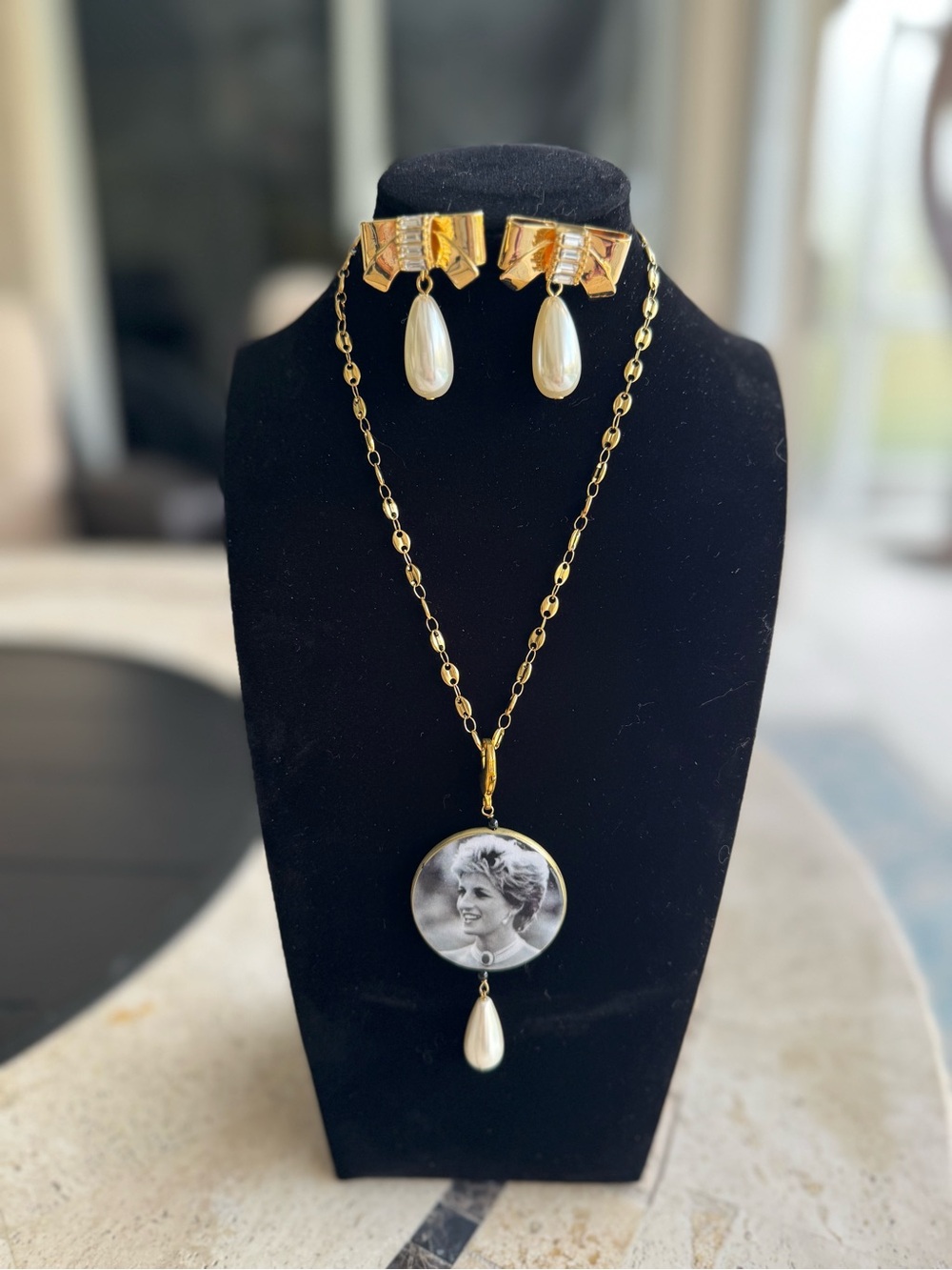 Gold Pearl Drop Pendant Necklace and Earrings Set